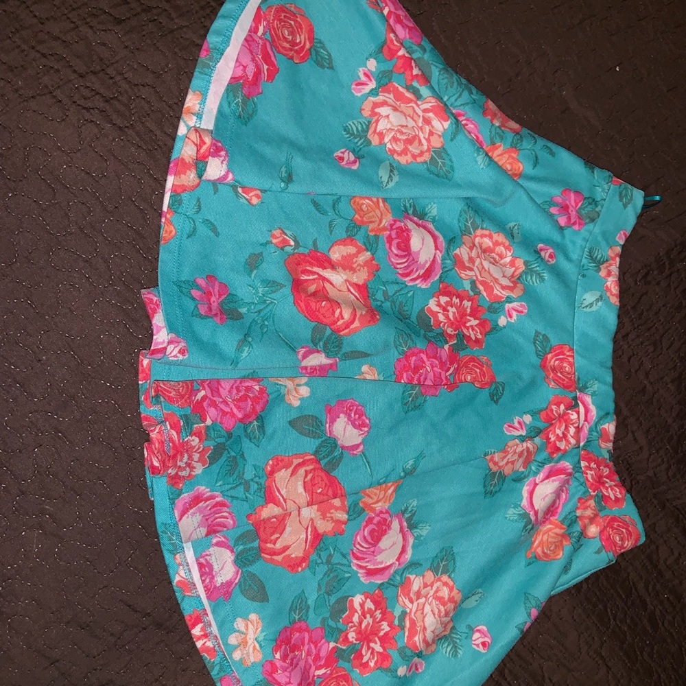 Cute flower ruffle skirt